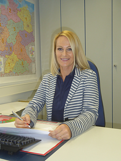 Ansprechpartnerin Nicole Lewis